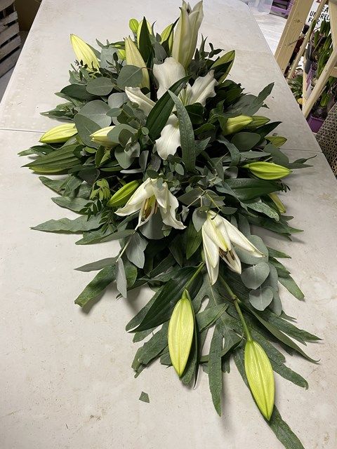 images/funeral-flowers/slider/funeral-flowers-2-kireth-ai.jpeg