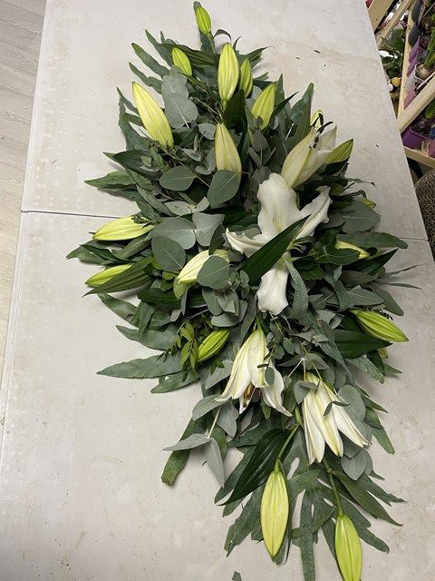 images/funeral-flowers/slider/funeral-flowers-5-kireth-ai.jpeg