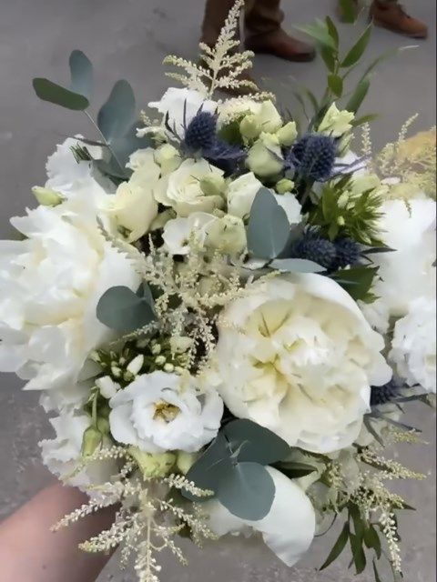 images/wedding-flowers/slider/wedding-flowers-1-kireth-ai.jpeg