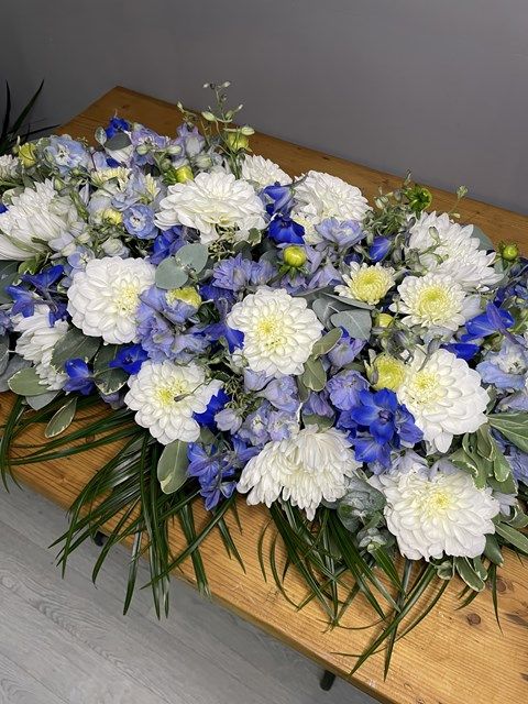 images/funeral-flowers/slider/funeral-flowers-11-kireth-ai.jpeg